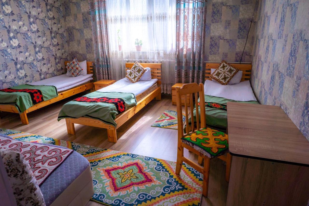 Guest House Etnodom Jalal-Abad エクステリア 写真
