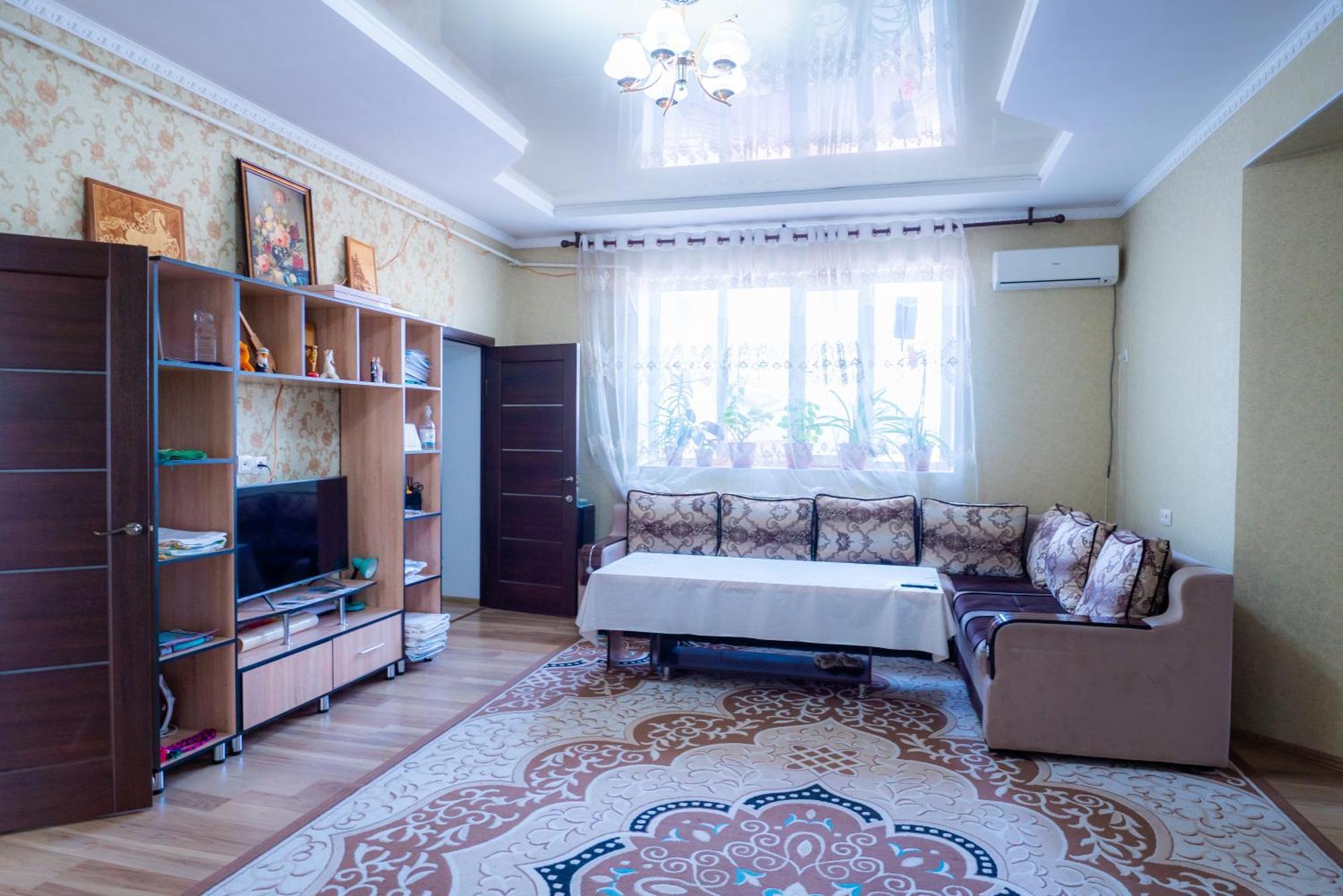 Guest House Etnodom Jalal-Abad エクステリア 写真